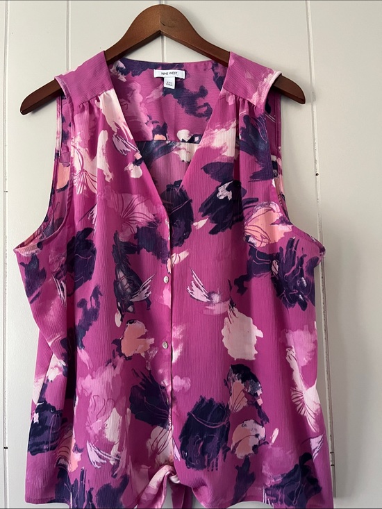 Nine West Tops - Nine West Fuchsia Floral Button-Front Sleeveless Blouse